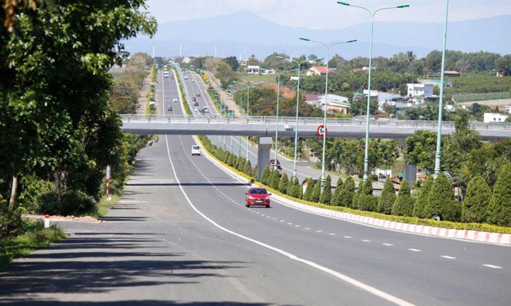 Cao tốc Dầu Giây – Liên Khương có tổng chiều dài 200,3km, đi qua hai tỉnh Đồng Nai và Lâm Đồng, được đầu tư theo hình thức BOT.