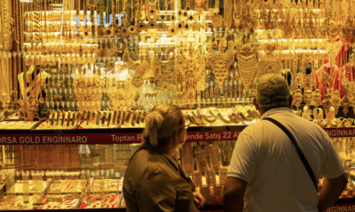 Giá vàng thế giới lao dốc chóng mặt, trong nước “bốc hơi” nửa triệu đồng mỗi lượng