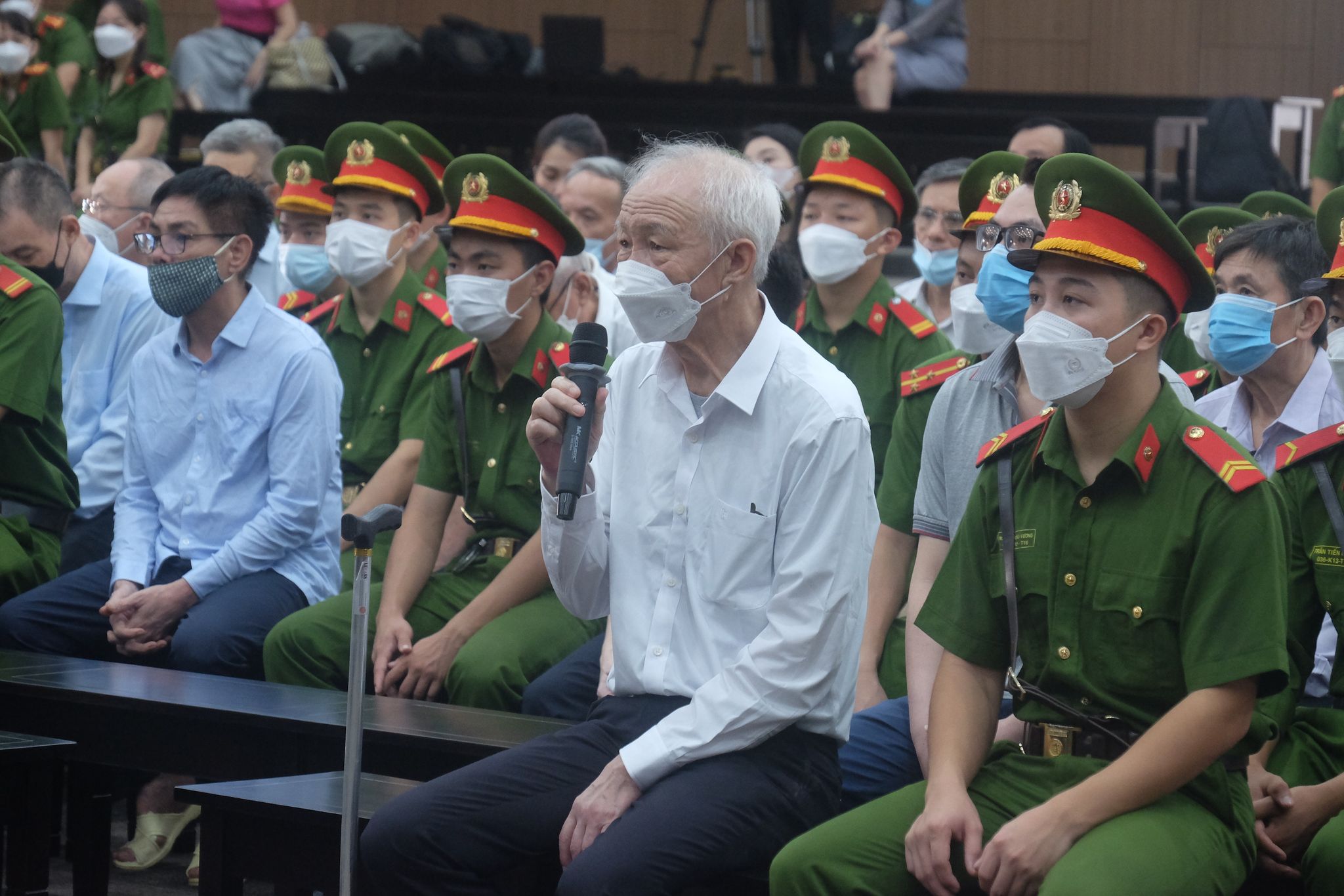 Các bị cáo tại tòa.