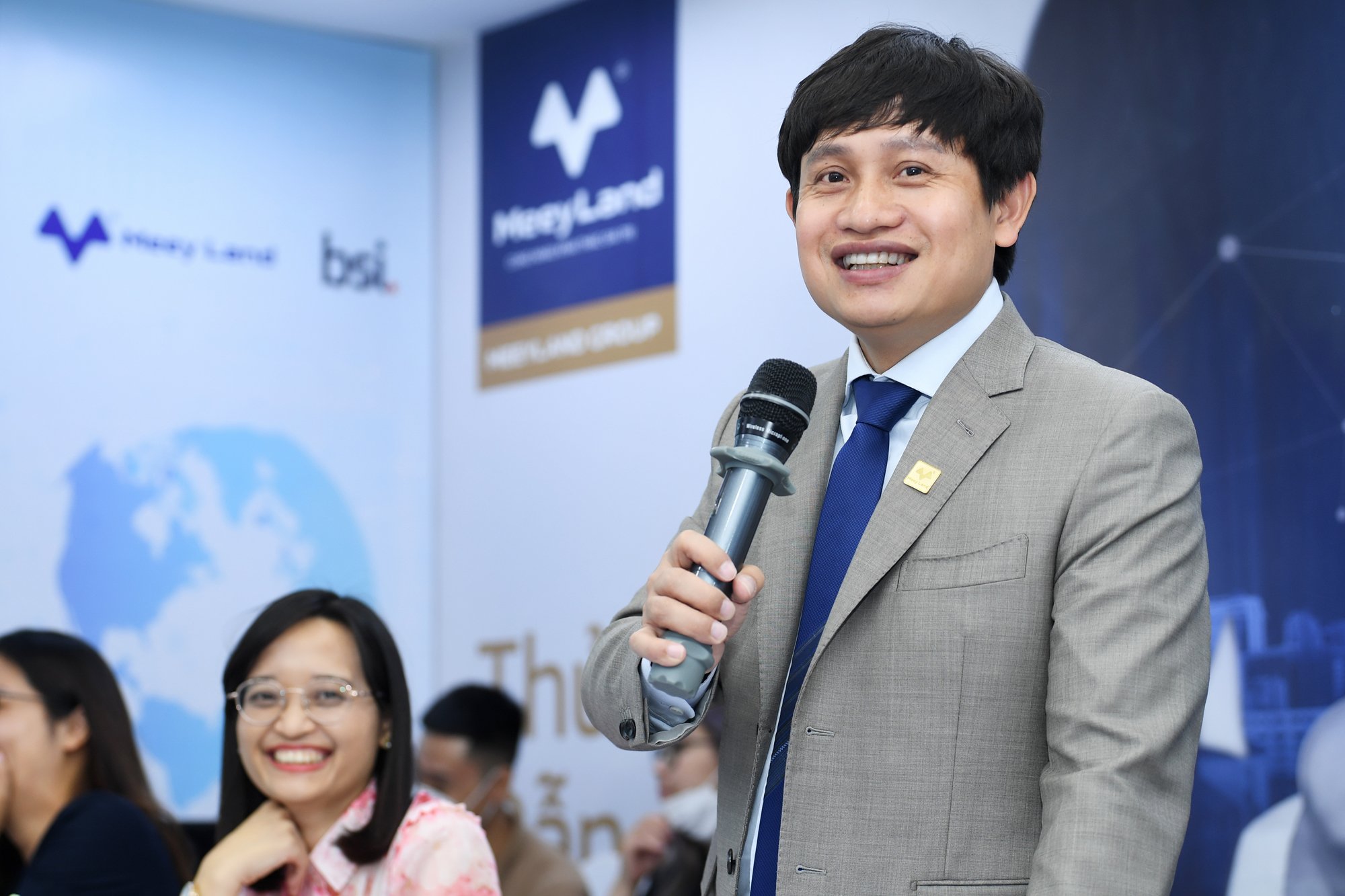 Ông Hoàng Mai Chung – Chủ tịch Công ty Cổ phần Tập đoàn Meey Land chia sẻ tại sự kiện.