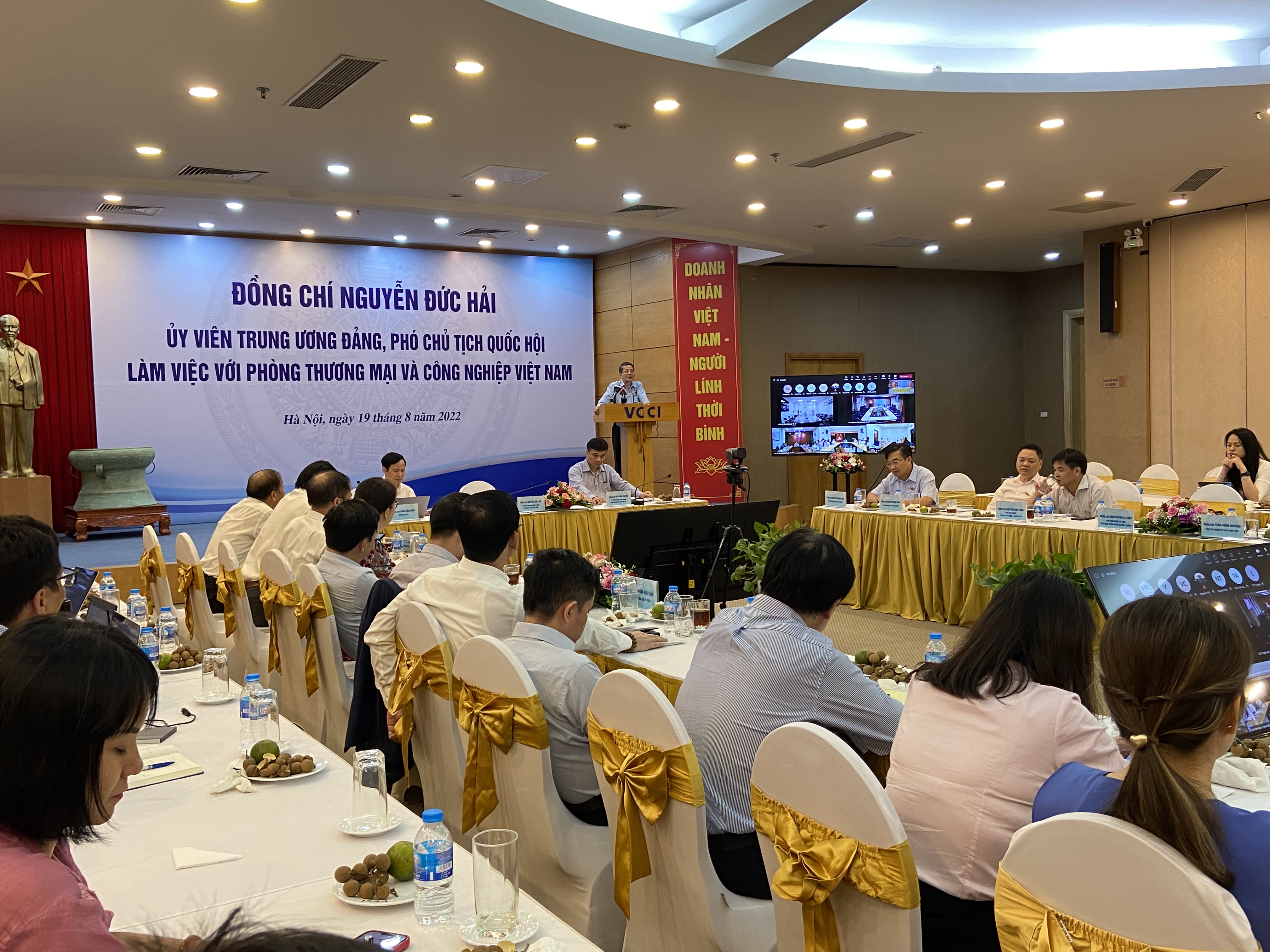 Phó Chủ tịch Quốc hội Nguyễn Đức Hải phát biểu tại buổi làm việc.