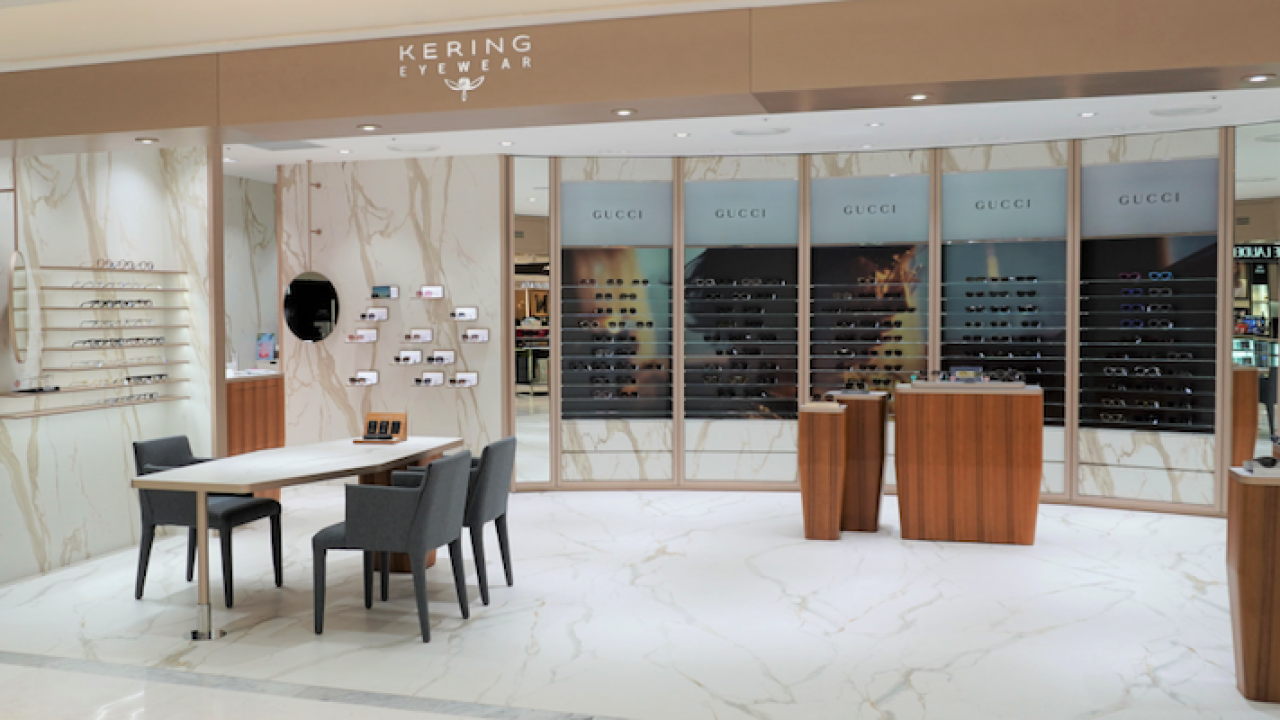 Kering Eyewear cũng đ&atilde; ra mắt cửa h&agrave;ng đầu ti&ecirc;n tại H&agrave;n Quốc.