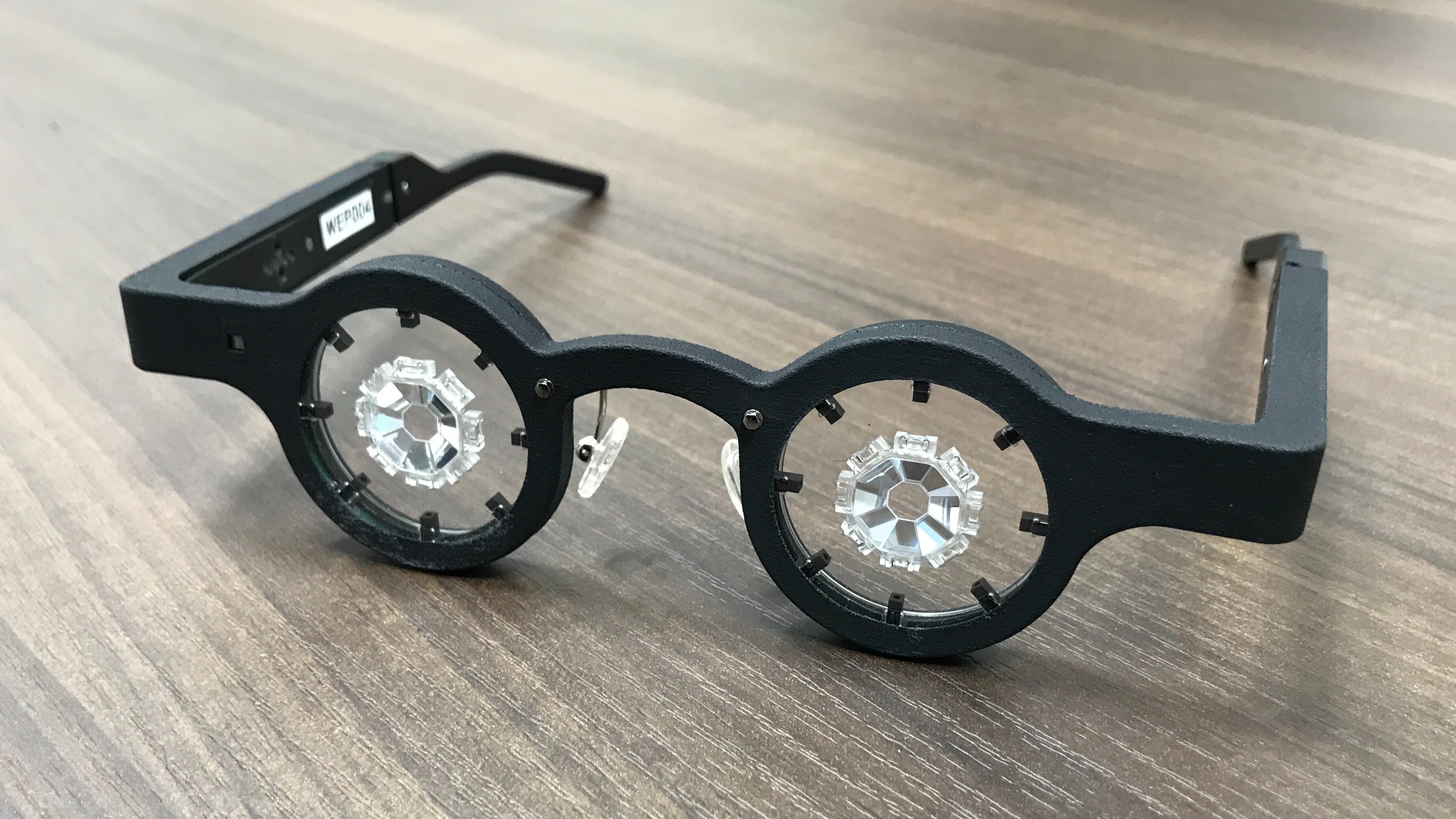 Thiết bị thông minh Kubota Glasses không ảnh hưởng đến các hoạt động hàng ngày của người sử dụng.