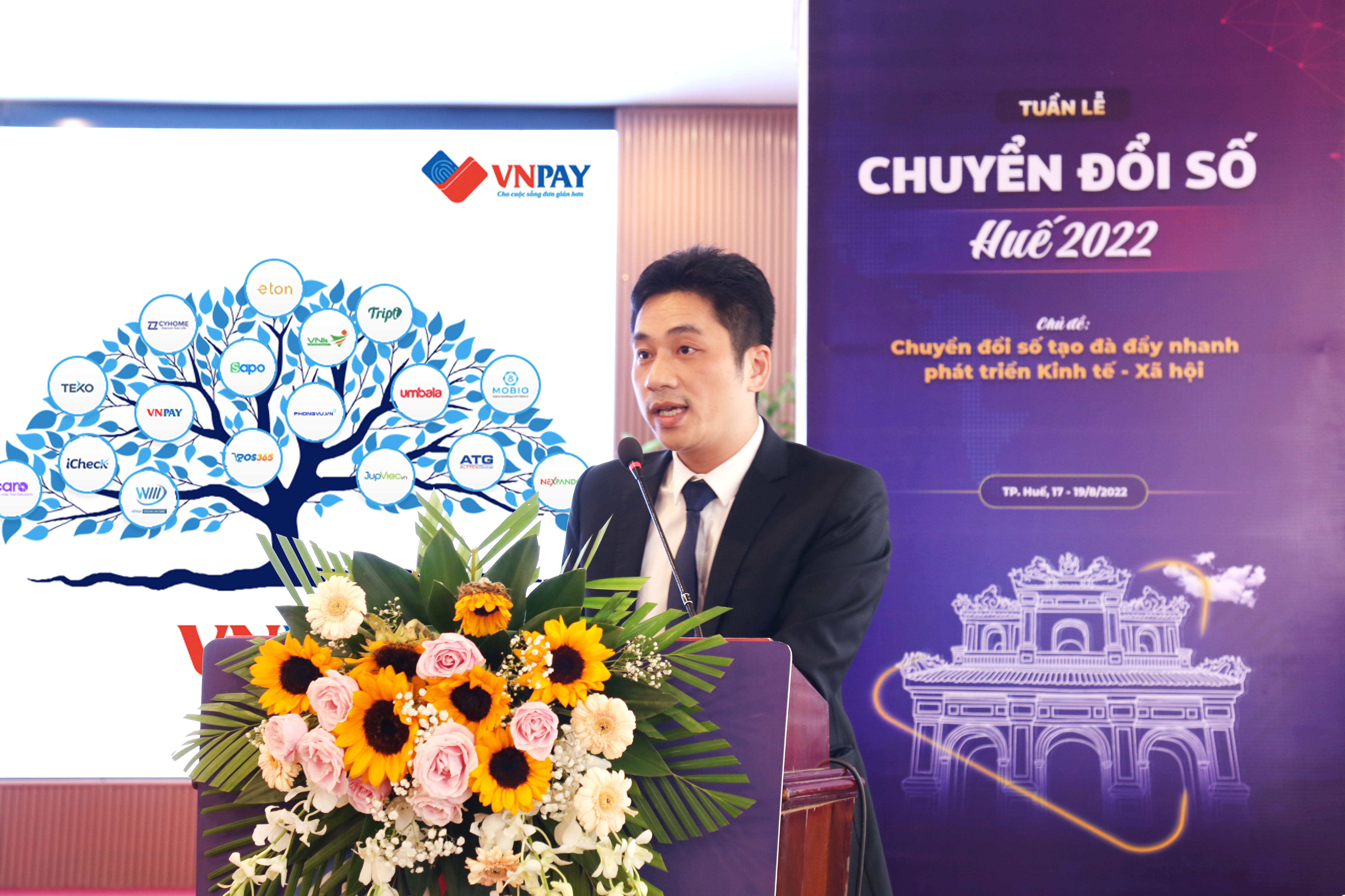 Đại diện VNPAY phát biểu tại hội thảo chuyên đề “HUE-S chuyển đổi số đồng hành cùng doanh nghiệp tỉnh Thừa Thiên Huế”.