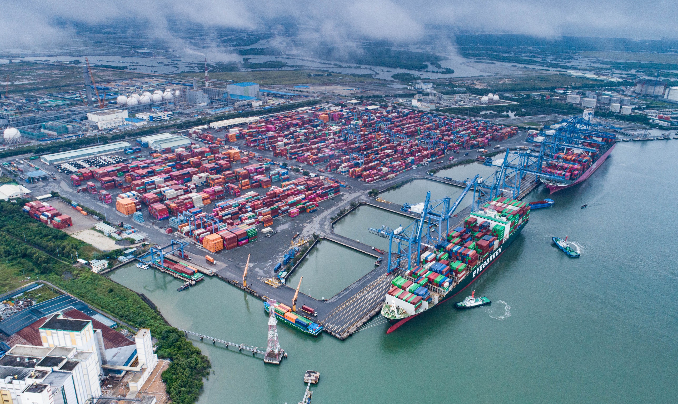 Bộ Giao thông vận tải đã phê duyệt dự án đầu tư nâng cấp luồng Cái Mép - Thị Vải với nguồn vốn 1.414 tỷ đồng từ ngân sách.