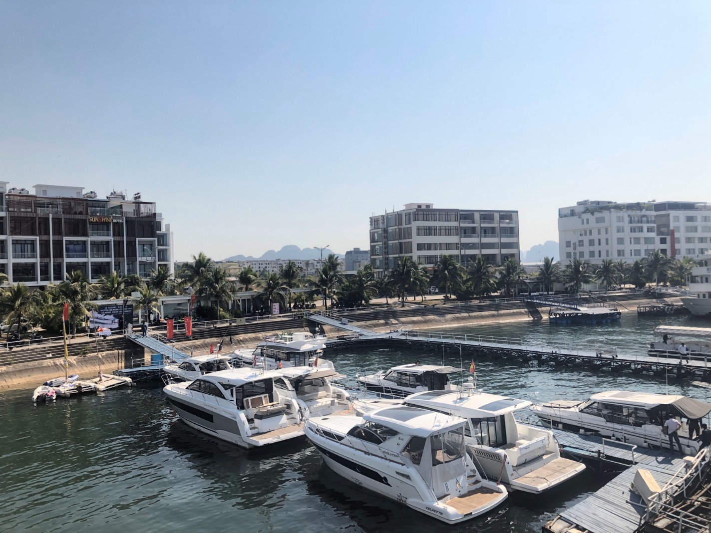 Du thuyền mới l&agrave; thứ để c&aacute;c đại gia thể hiện mức độ s&agrave;nh sỏi v&agrave; chịu chơi.