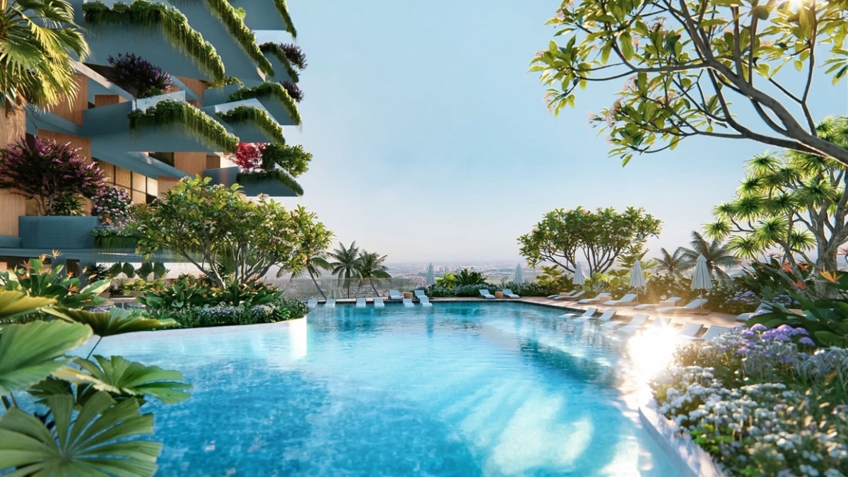 Bể bơi bốn m&ugrave;a tại tầng 3 của to&agrave; nh&agrave; với tầm nh&igrave;n &ocirc;m trọn s&acirc;n golf 50ha.