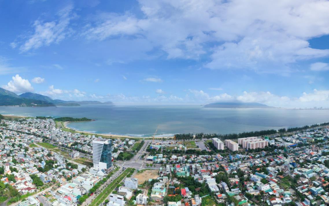 Một phần khu vực Tây Bắc của thành phố Đà Nẵng, hướng nhìn ra vịnh Đà Nẵng.