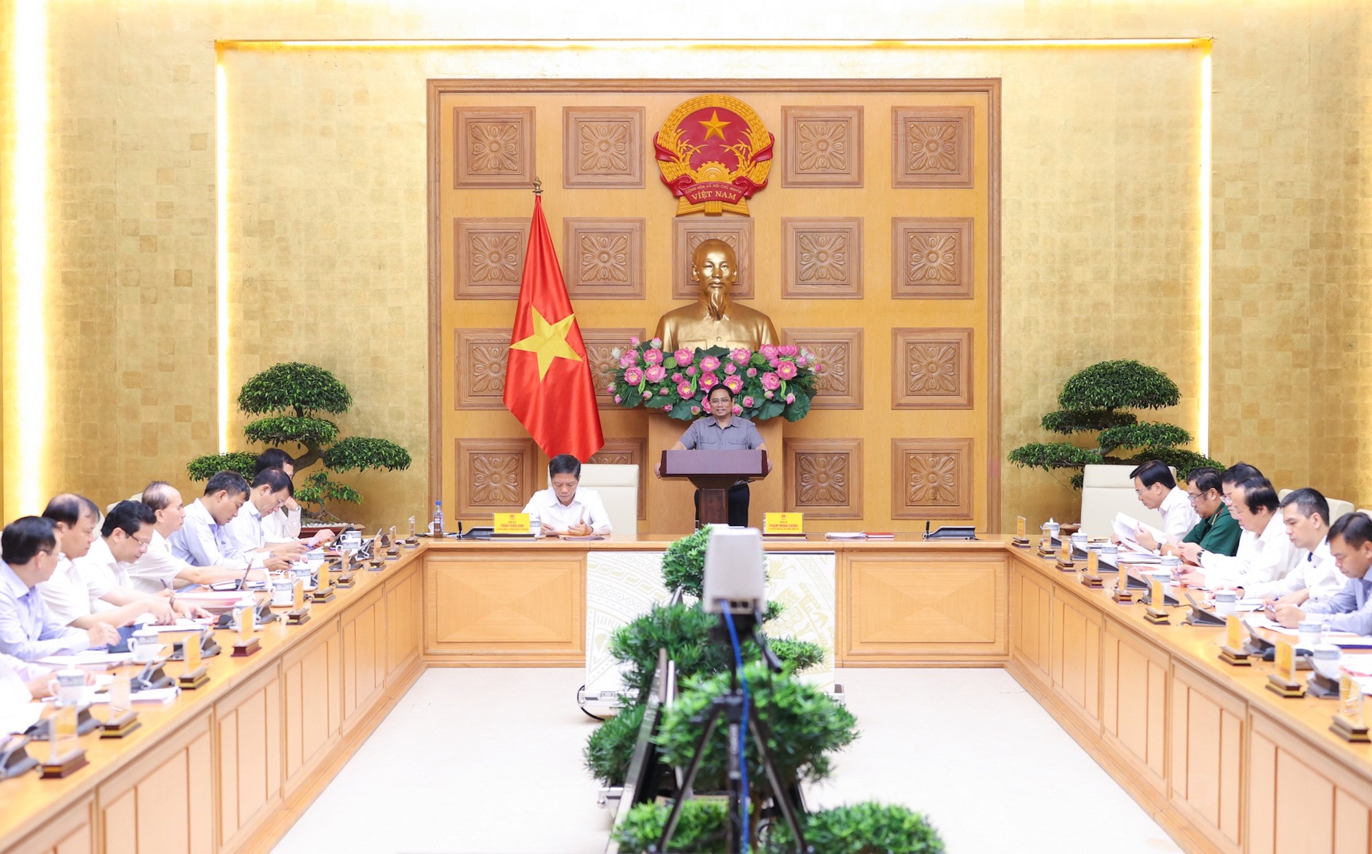 To&agrave;n cảnh cuộc họp - Ảnh: VGP