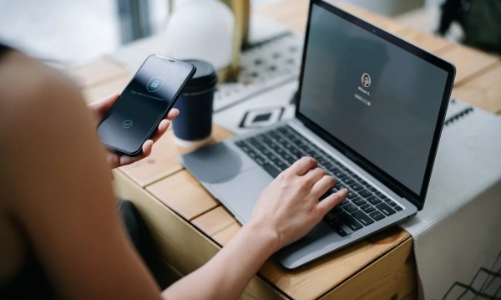 Lỗ hổng bảo mật của Apple có thể khiến hacker kiểm soát toàn bộ thiết bị 