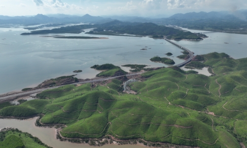 Những hình ảnh tuyệt đẹp của tuyến cao tốc Vân Đồn - Móng Cái sắp chính thức vận hành