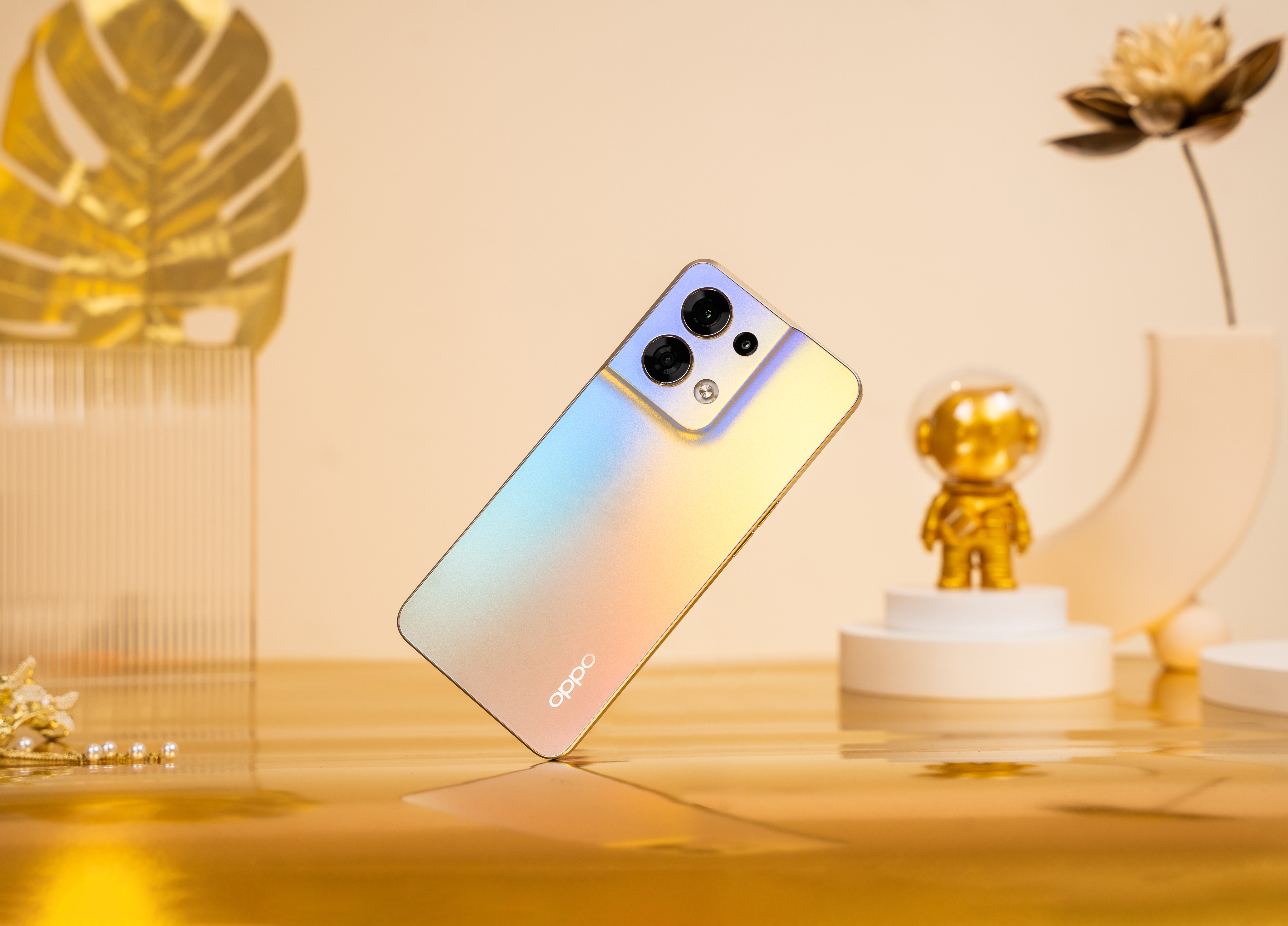 "Chuyên gia chân dung" Reno8 series tiếp tục được cải tiến về camera.