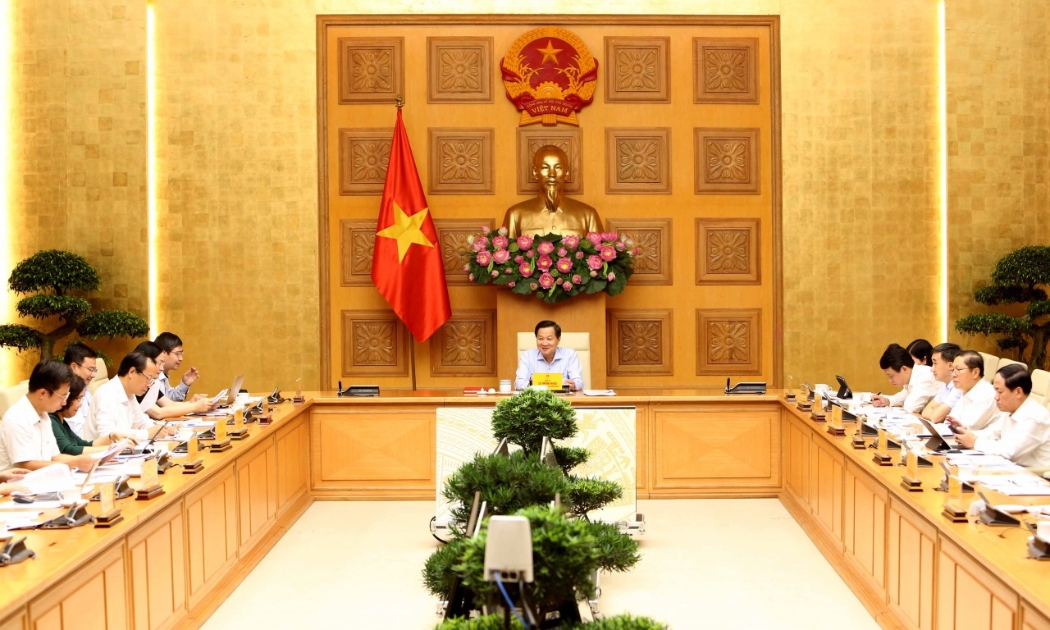 Phó Thủ tướng Lê Minh Khái chủ trì cuộc họp chiều 24/8.