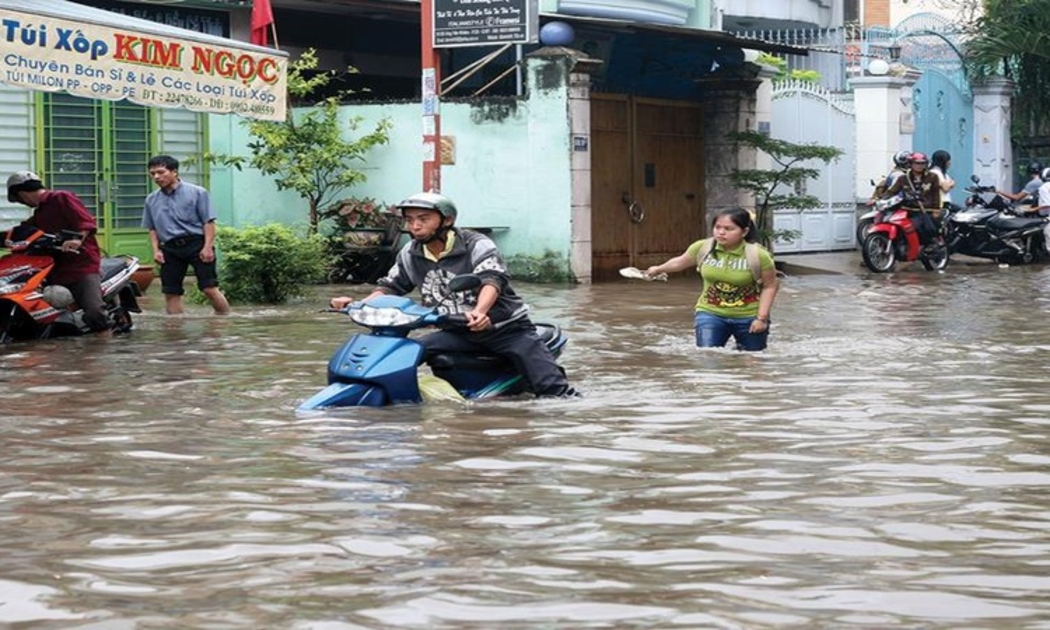 Sụt lún có thể dễ nhận thấy nhất là làm tăng ngập lụt ở đô thị. 