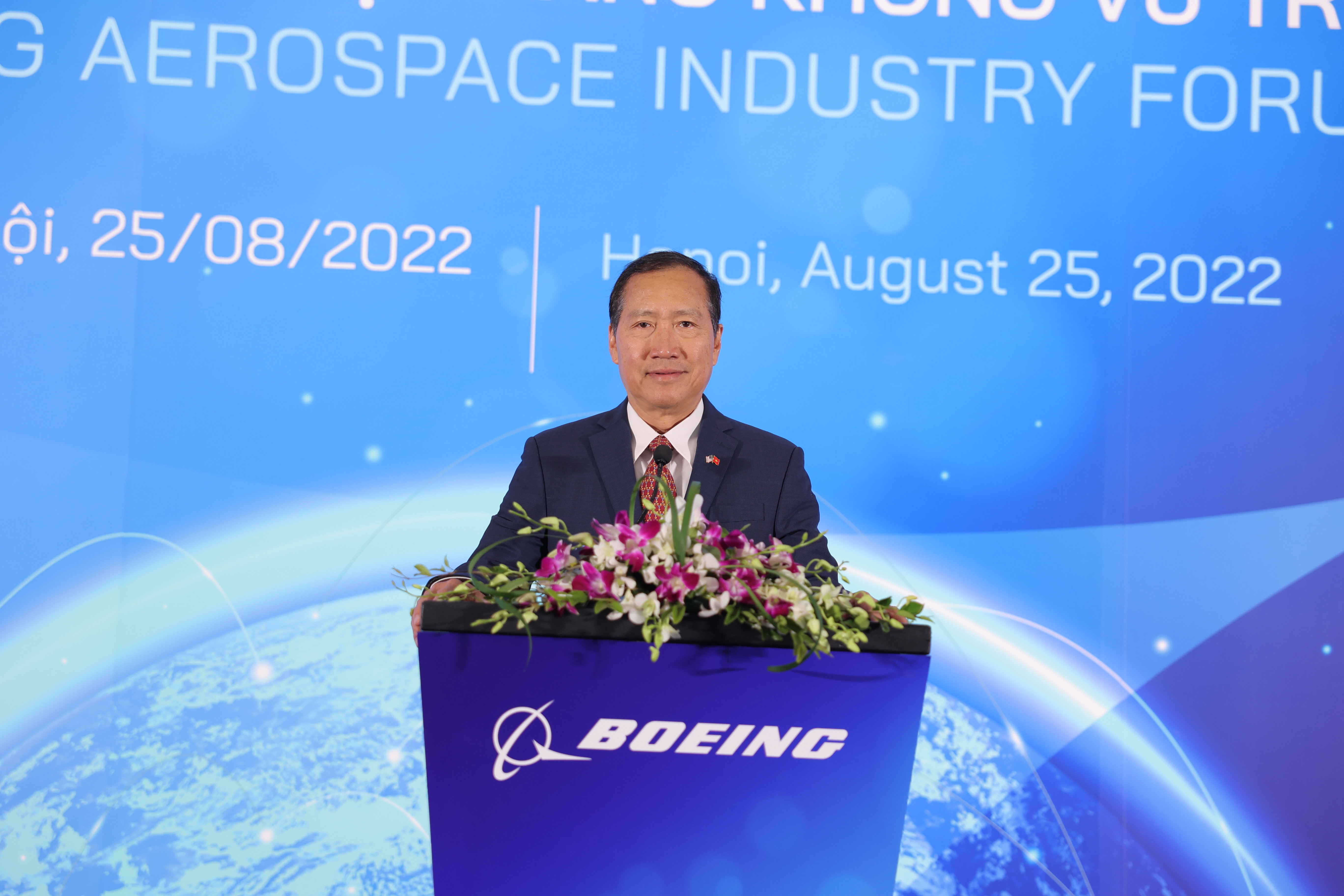 &Ocirc;ng Michael Nguyễn, Gi&aacute;m đốc Boeing Việt Nam ph&aacute;t biểu tại Diễn đ&agrave;n.
