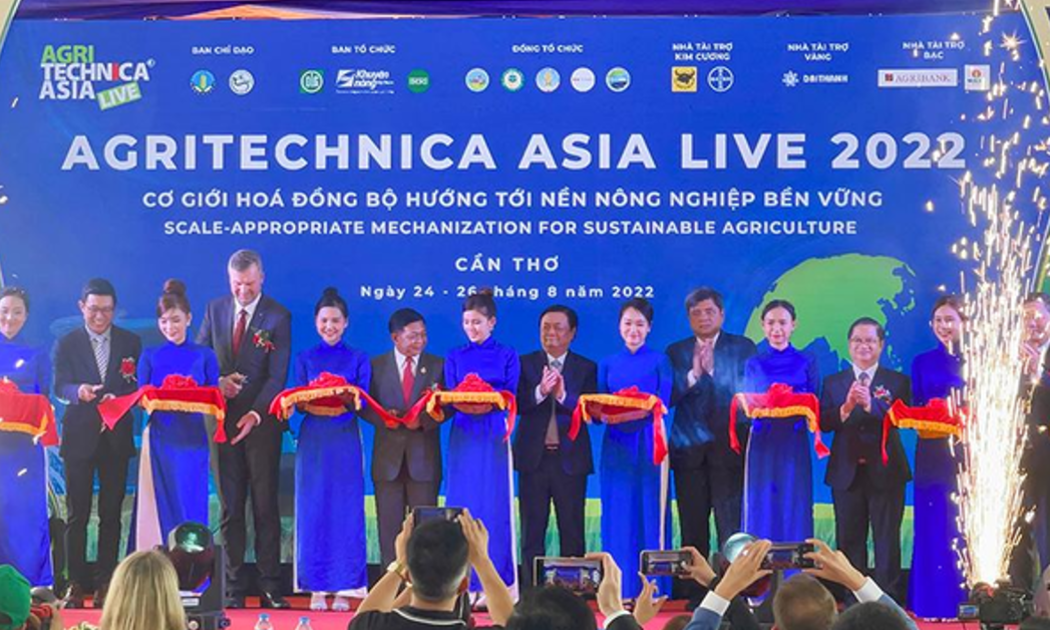 Cắt băng khai mạc Lễ hội Cơ giới hóa châu Á 2022.