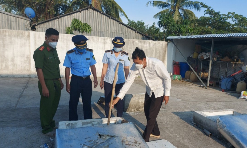 Cơ quan chức năng TP HCM kiểm tra một đơn vị cung ứng xăng dầu trên địa bàn
