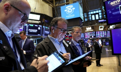 Chứng khoán Mỹ tăng bùng nổ trước khi ông Powell phát biểu, giá dầu lao dốc