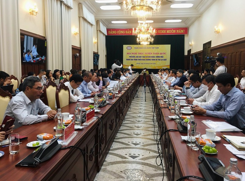 Toàn cảnh hội nghị trực tuyến toàn quốc phổ biến, giải đáp, tháo gỡ khó khăn, vướng mắc trong quá trình triển khai chương trình hỗ trợ lãi suất 2%, diễn ra vào sáng ngày 26/8/2022.