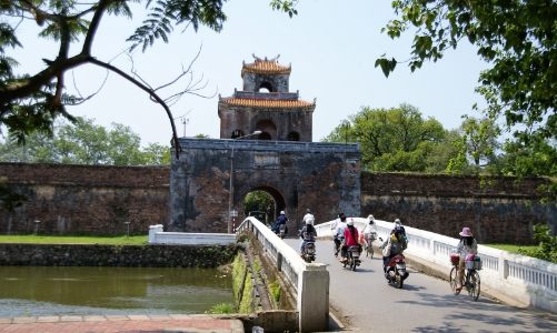 Giải quyết “điểm nghẽn” thị thực để khách quốc tế đến Việt Nam