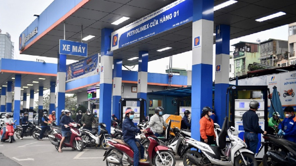 Giá xăng dầu giảm lần thứ tư liên tiếp, về mức thấp nhất kể từ đầu năm