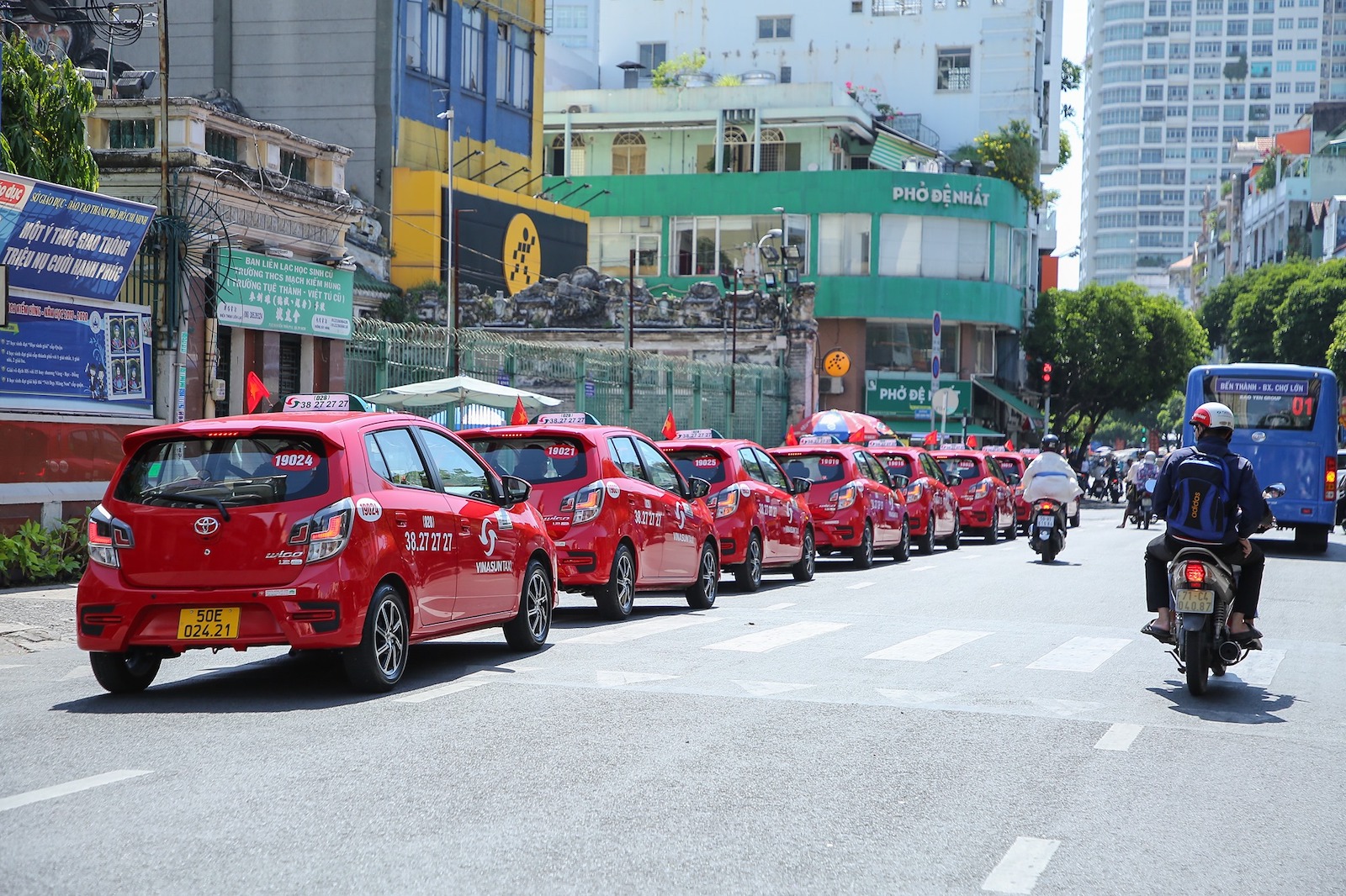 Sở Giao thông Vận tải TP.HCM cũng đã có văn bản để nhắc nhở những đơn vị chưa điều chỉnh phải nhanh chóng điều chỉnh lại giá cước. 