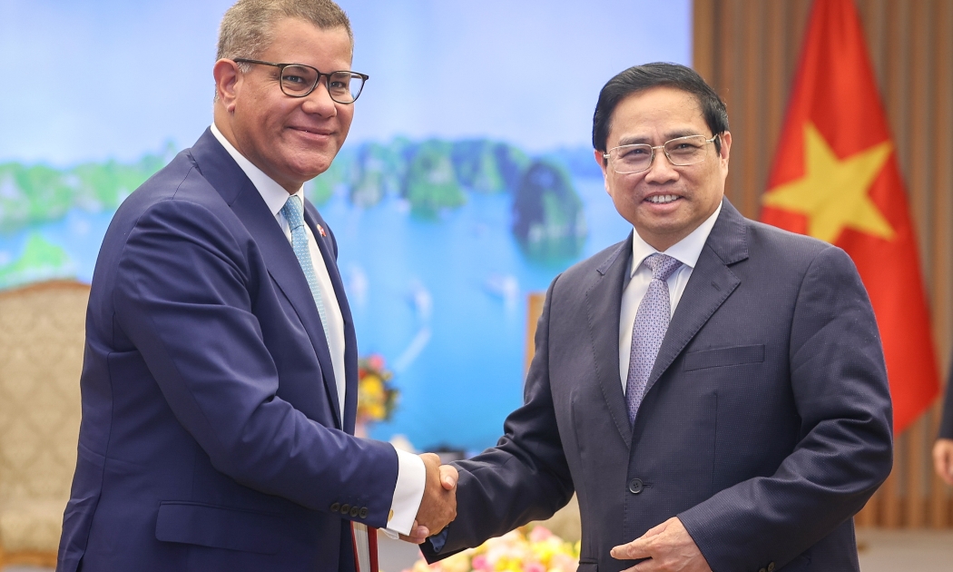 Thủ tướng Chính phủ Phạm Minh Chính và ông Alok Sharma, Bộ trưởng, Chủ tịch COP26 - Ảnh: VGP