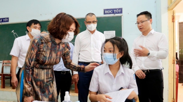 Thứ trưởng Y tế: Trẻ em cần được tiêm vaccine Covid-19 đúng lịch, đủ liều 