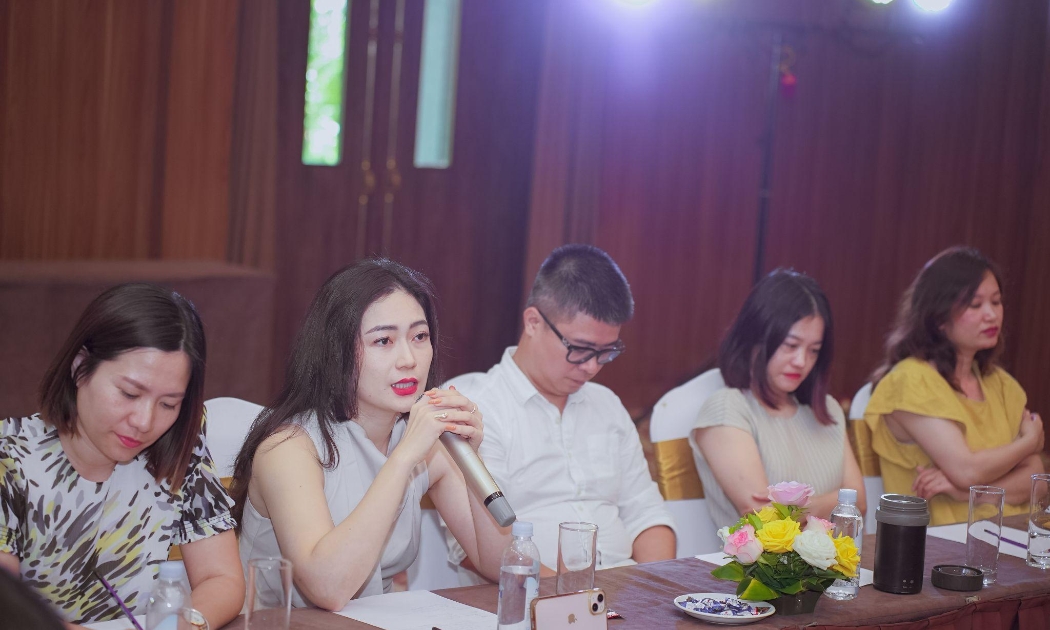 Bà Đậu Thị Như Linh - Phó Tổng giám đốc Phoenix Property chia sẻ trong buổi lễ kỷ niệm 3 năm thành lập công ty.