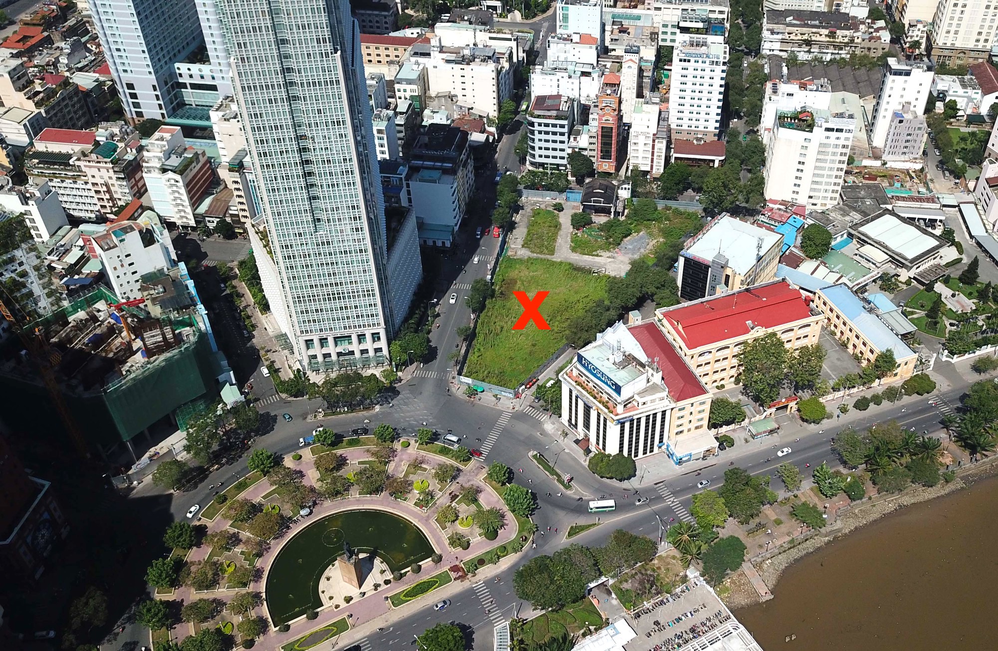 Khu đất tại vị tr&iacute;&nbsp;&nbsp;2-4-6&nbsp; đường Hai B&agrave; Trưng, quận 1, TP.HCM bị vướng ph&aacute;p l&yacute; v&agrave; bỏ hoang nhiều năm nay.