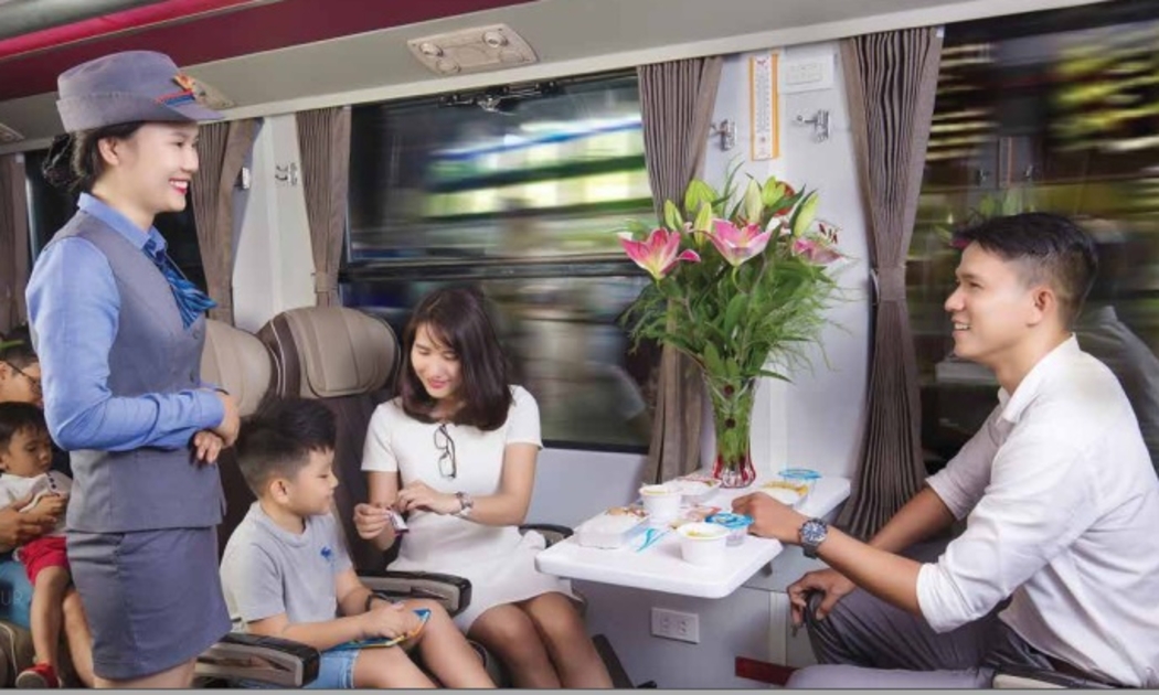 Ngành đường sắt bán được 82.000 vé, chủ yếu từ Hà Nội và TP. Hồ Chí Minh đi các tỉnh vào đầu dịp lễ.