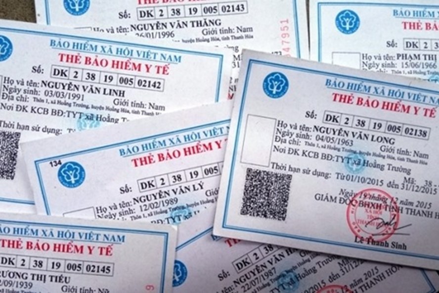 Phạm vi bảo hiểm y tế học sinh, sinh vi&ecirc;n gồm: Chăm s&oacute;c sức khỏe ban đầu, kh&aacute;m chữa bệnh ngoại tr&uacute; - nội tr&uacute; - tai nạn giao th&ocirc;ng.