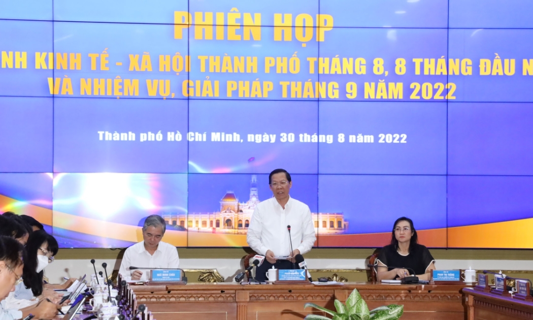 Chủ tịch UBND TP.HCM Phan Văn Mãi tại phiên họp về tình hình kinh tế - xã hội tháng 8 và triển khai nhiệm vụ tháng 9 năm 2022 diễn ra chiều 30/8. (Ảnh TTBC).