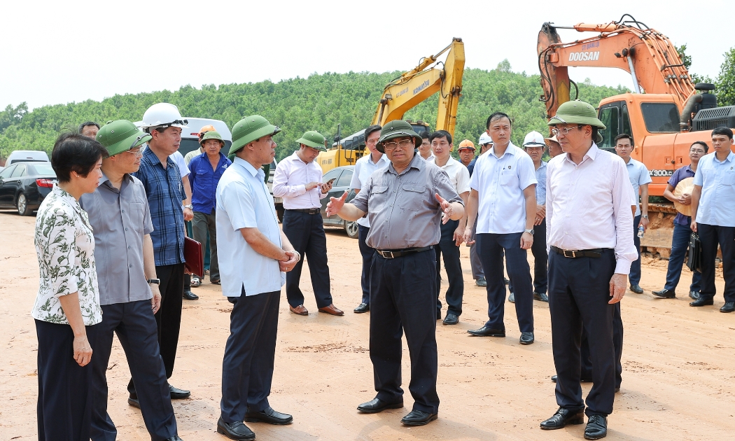 Thủ tướng Phạm Minh Chính đã đi kiểm tra, đôn đốc dự án cao tốc Tuyên Quang – Phú Thọ kết nối với cao tốc Nội Bài – Lào Cai. Ảnh VGP