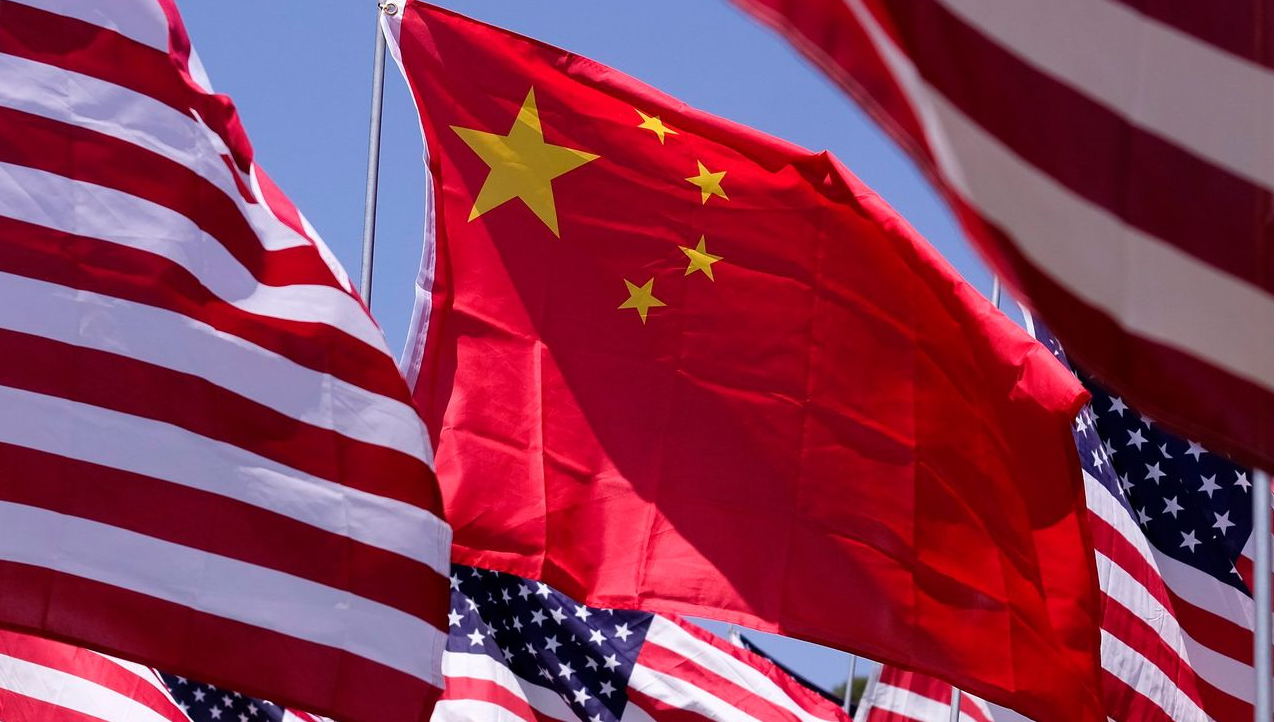 Một số nhà nghiên cứu cho rằng khả năng Trung Quốc vượt qua nền kinh tế Mỹ sẽ phụ thuộc vào những thay đổi chính sách lớn của Bắc Kinh - Ảnh: WSJ