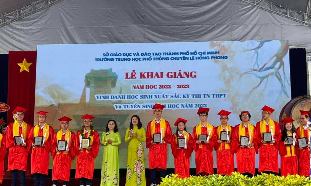 Lễ khai giảng năm học mới 2022 - 2023 tại trường trung học phổ thông chuyên Lê Hồng Phong, TP.HCM.