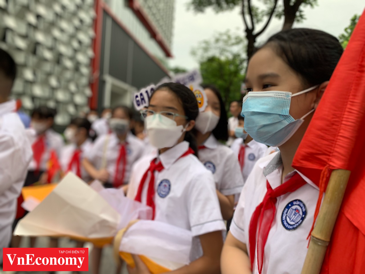 Nhân dịp khai giảng năm học 2022-2023, Chủ tịch nước Nguyễn Xuân Phúc gửi thư chúc mừng tới các thầy giáo, cô giáo, cán bộ quản lý, người lao động ngành giáo dục, các bậc phụ huynh và sinh viên, học sinh cả nước. Chủ tịch nước Nguyễn Xuân Phúc đánh giá cao ý nghĩa của chủ đề mà ngành giáo dục lựa chọn năm nay, đó là: 