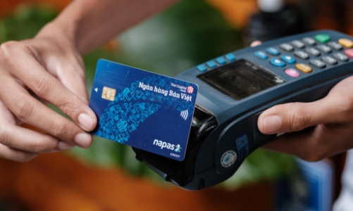 Thẻ tín dụng nội địa đang nỗ lực chiếm thị phần