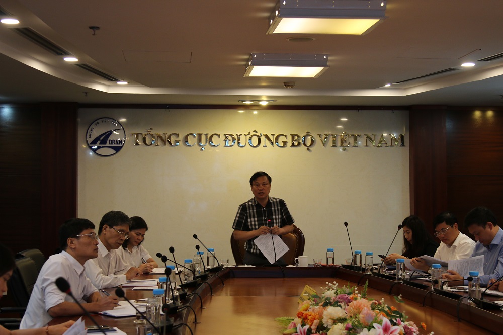 Quyền Tổng cục trưởng Tổng cục Đường bộ Việt Nam Nguyễn Xuân Cường chủ trì hội nghị.