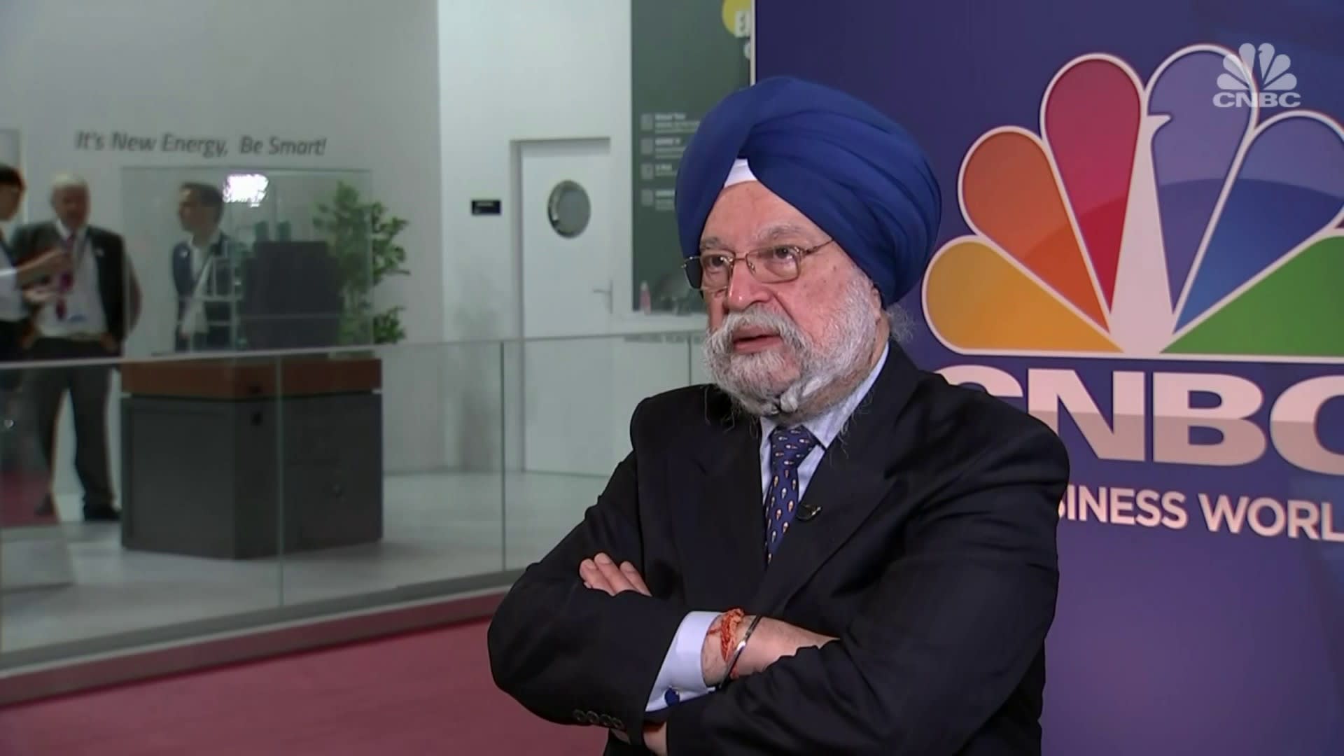 Bộ trưởng Dầu kh&iacute; Ấn Độ Shri Hardeep Singh Puri - Ảnh: CNBC