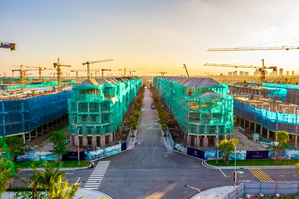 Diện mạo Vinhomes Ocean Park 2 - The Empire thay đổi từng ng&agrave;y với tiến độ thi c&ocirc;ng &ldquo;thần tốc&rdquo;.