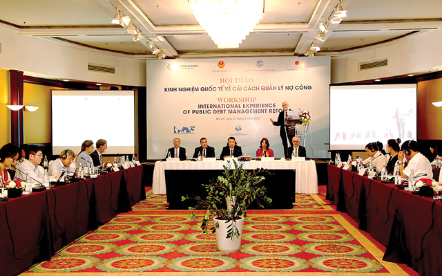 Nghĩa vụ trả nợ của Chính phủ so với thu ngân sách nhà nước từ năm 2016-2021 có xu hướng tăng rõ rệt.