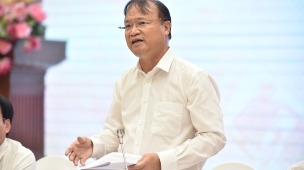 Tạm thời chưa tước giấy phép của 5 doanh nghiệp đầu mối xăng dầu