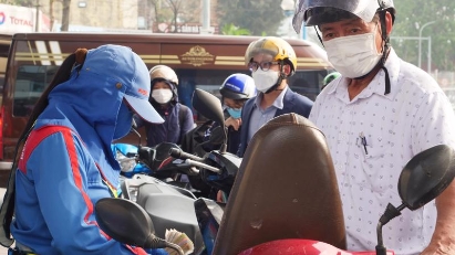 Budget revenue to fall as taxes cut