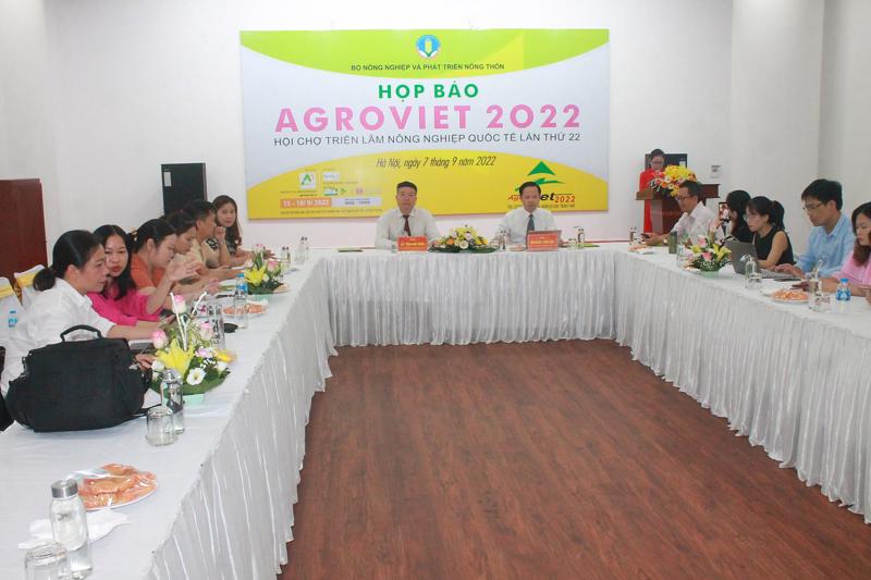 The press conference announcing the expo (Photo: VnEconomy)