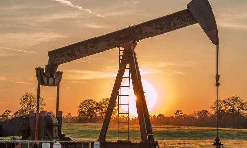 7 yếu tố có thể khiến giá dầu tăng hoặc giảm mạnh trong vài tháng tới