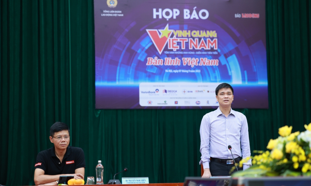 Phó Chủ tịch Tổng Liên đoàn Lao động Việt Nam Ngọ Duy Hiểu thông tin tại họp báo.