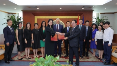 Standard Chartered & MoNRE sign MoU on climate change