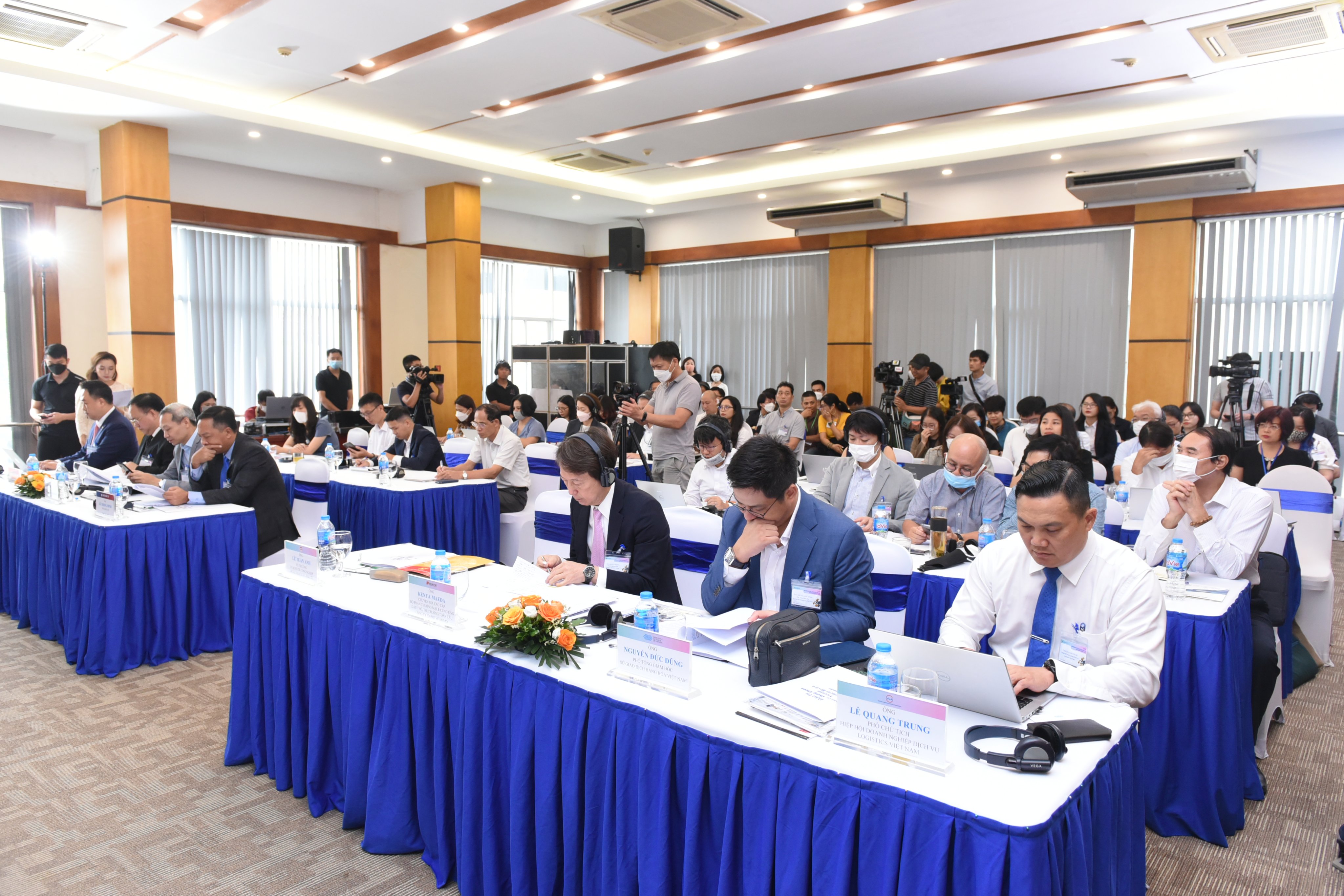 The ‘Oil price outlook and sharing experiences for sustainable development’ roundtable.