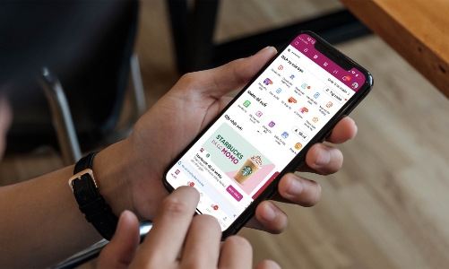 MoMo tích hợp thanh toán tại chuỗi Starbucks Vietnam 